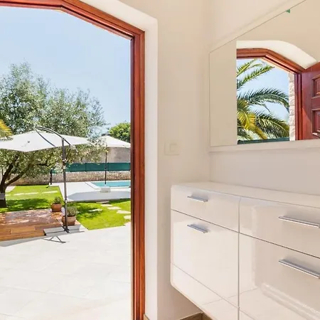 빌라 Pietra Galižana