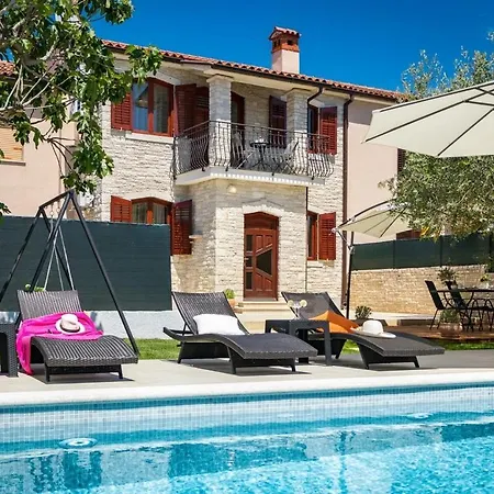 Pietra Villa